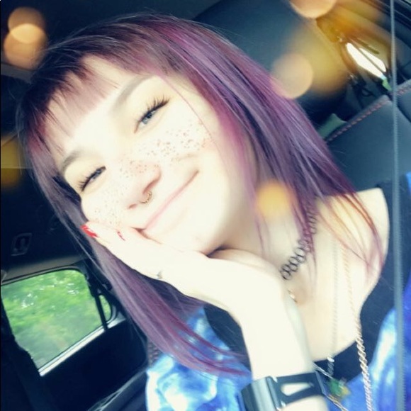 Meet your Posher, Dayna - Picture 1 of 1